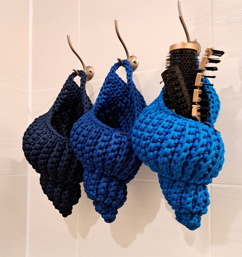 Mėlyna pakabinama MARIŲ KRIAUKLĖ